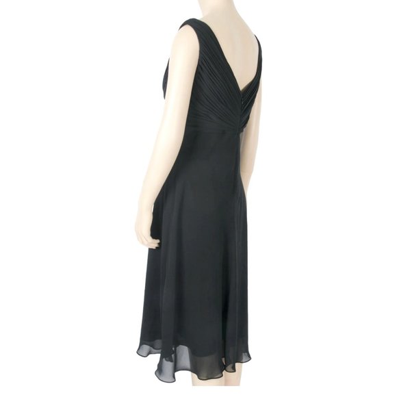 Chiffon Overlay Ruched Slimming Flowy Swing Midi Dress. - Picture 2 of 7